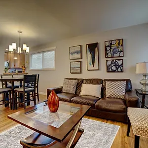 Cozy 2 Bedroom Townhouse In Northgate Seattle